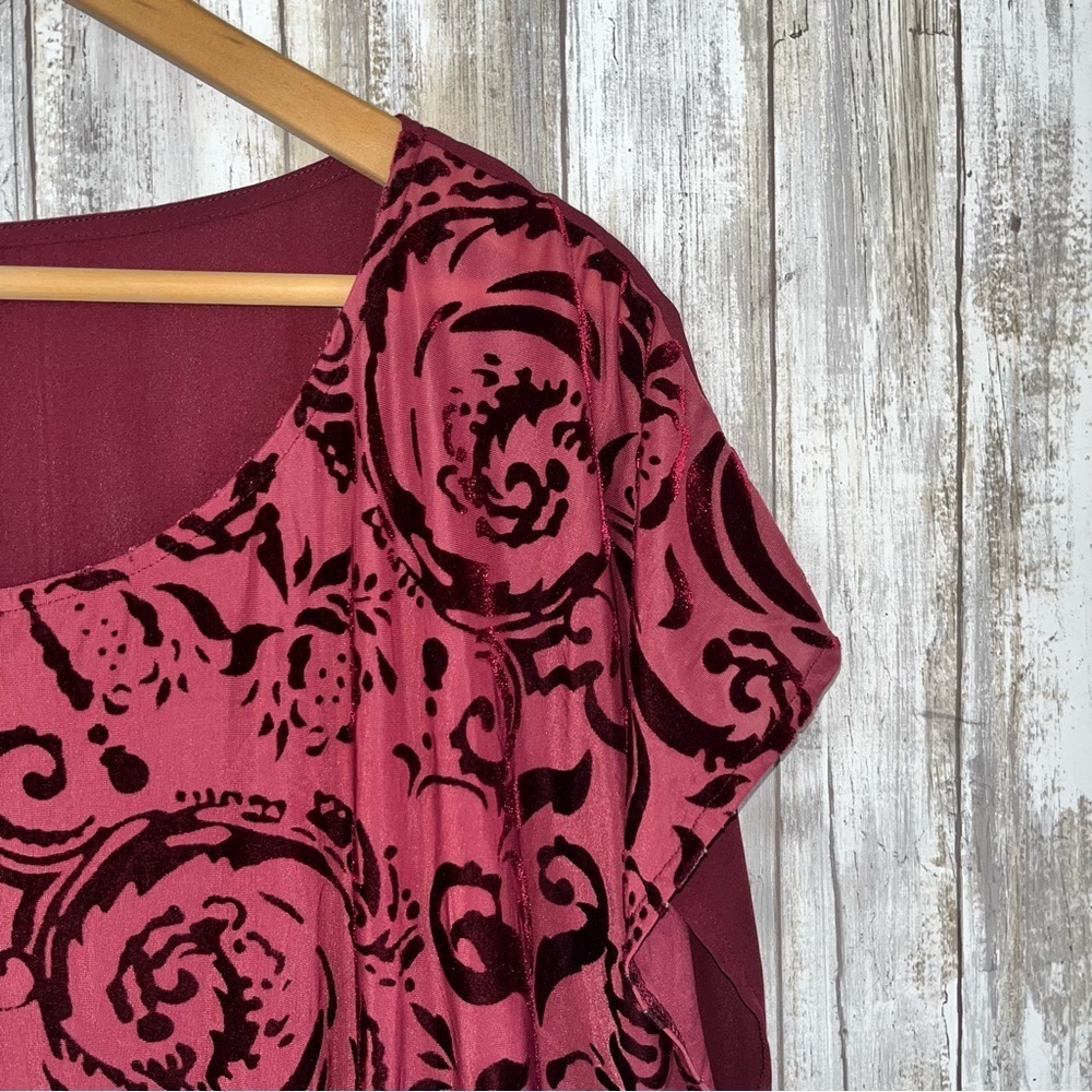 Lane Bryant Velvet Burnout Swirl Scoop Neck Cap Sleeve Top Burgundy 18/20 - Picture 2 of 4